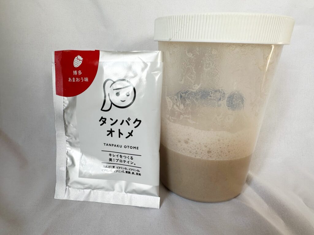 タンパクオトメとシェイカーの写真
